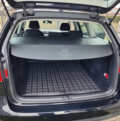 Volkswagen Passat cena 26000 przebieg: 265566, rok produkcji 2009 z Lipiany małe 79